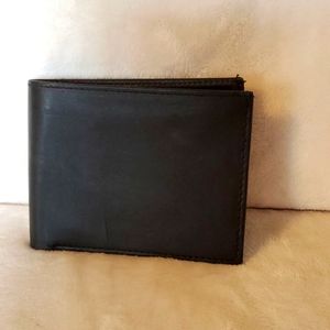 Men's black leather bi-fold wallet